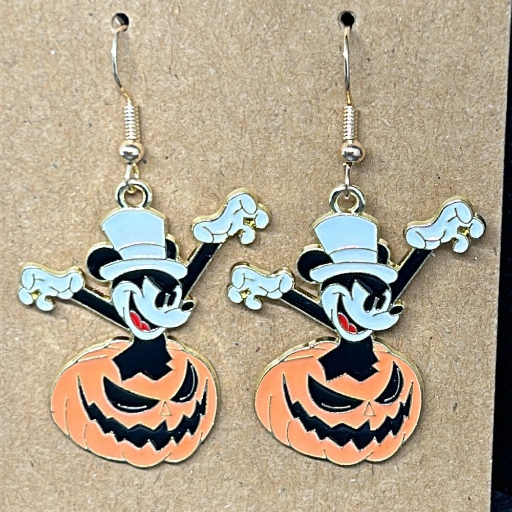 - Gold Mickey Mouse In Pumpkin Halloween 🎃 Dangle Earrings